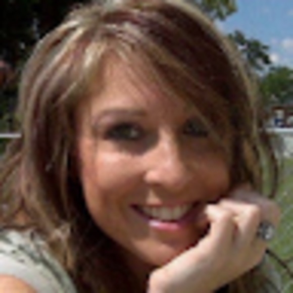 Meet your Posher, Shelley - Picture 1 of 1